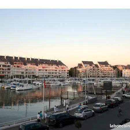 Port La Baule アパート ル・プリガン